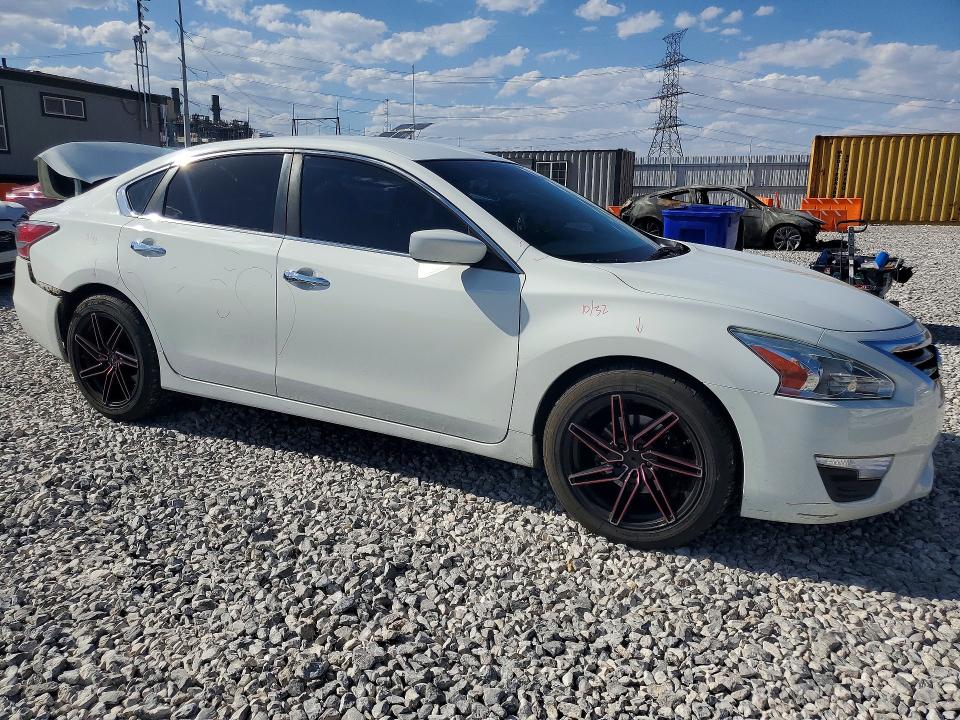 Auction sale of the 2015 Nissan Altima, vin: 1N4AL3AP9FN896633, lot number: 53430456