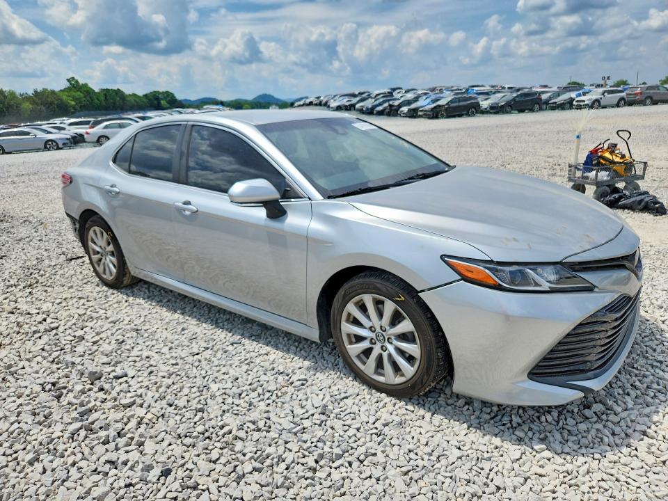 Продаж на аукціоні авто 2018 Toyota Camry, vin: 4T1B11HK0JU535997, номер лоту: 54161096