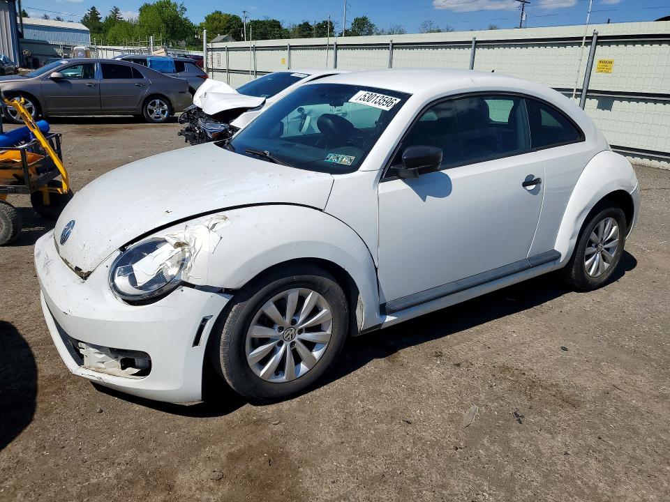 53013596 :رقم المزاد ، 3VWF17AT0FM636493 vin ، 2015 Volkswagen Beetle مزاد بيع
