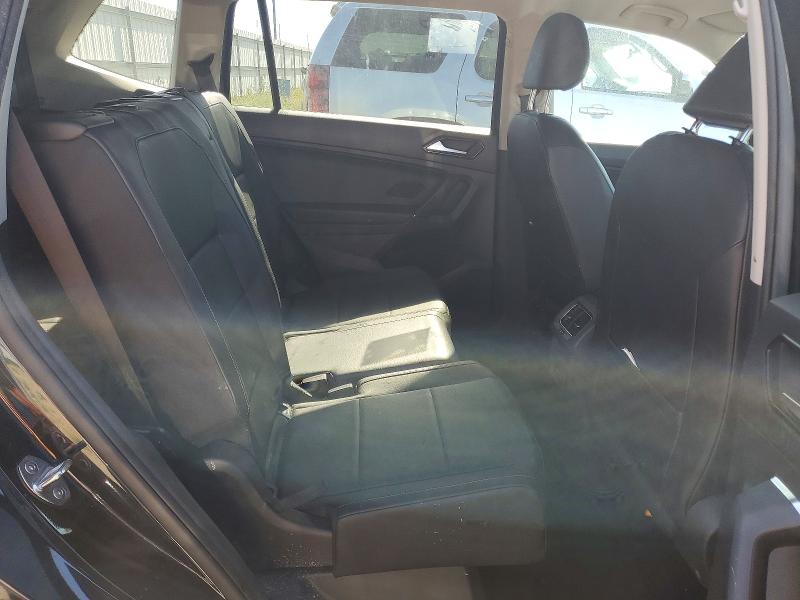 52385896 :رقم المزاد ، 3VV3B7AX9JM210298 vin ، 2018 Volkswagen Tiguan مزاد بيع