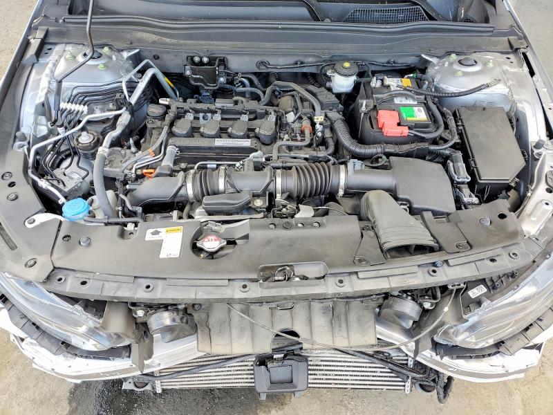 55615896 :رقم المزاد ، 1HGCV1F3XJA252535 vin ، 2018 Honda Accord مزاد بيع