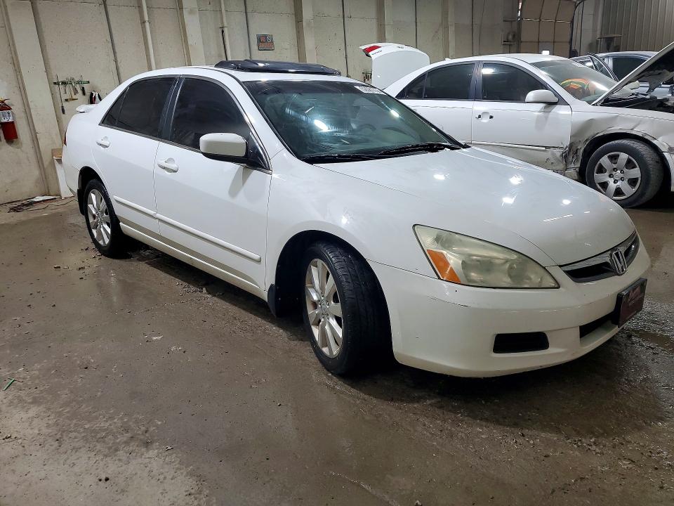 52081756 :رقم المزاد ، 1HGCM66806A071978 vin ، 2006 Honda Accord مزاد بيع