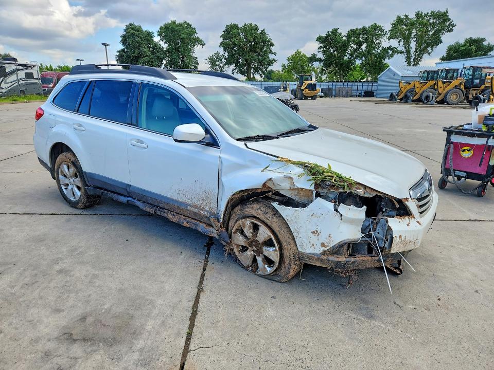 52269546 :رقم المزاد ، 4S4BRCCC8A3383428 vin ، 2010 Subaru Outback مزاد بيع