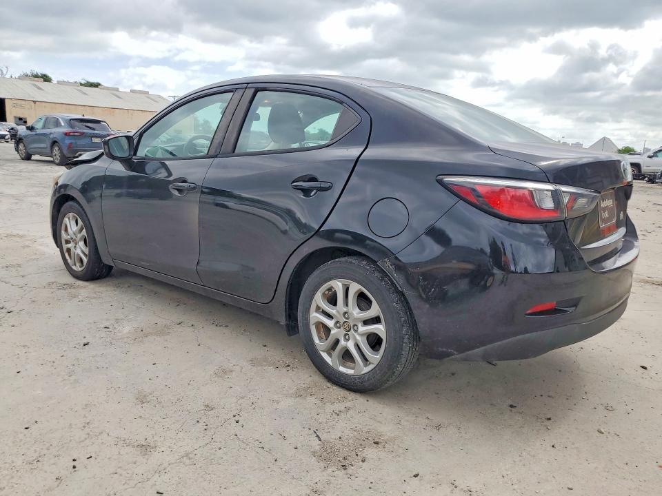 52185426 :رقم المزاد ، 3MYDLBYV6HY173481 vin ، 2017 Toyota Yaris Ia مزاد بيع