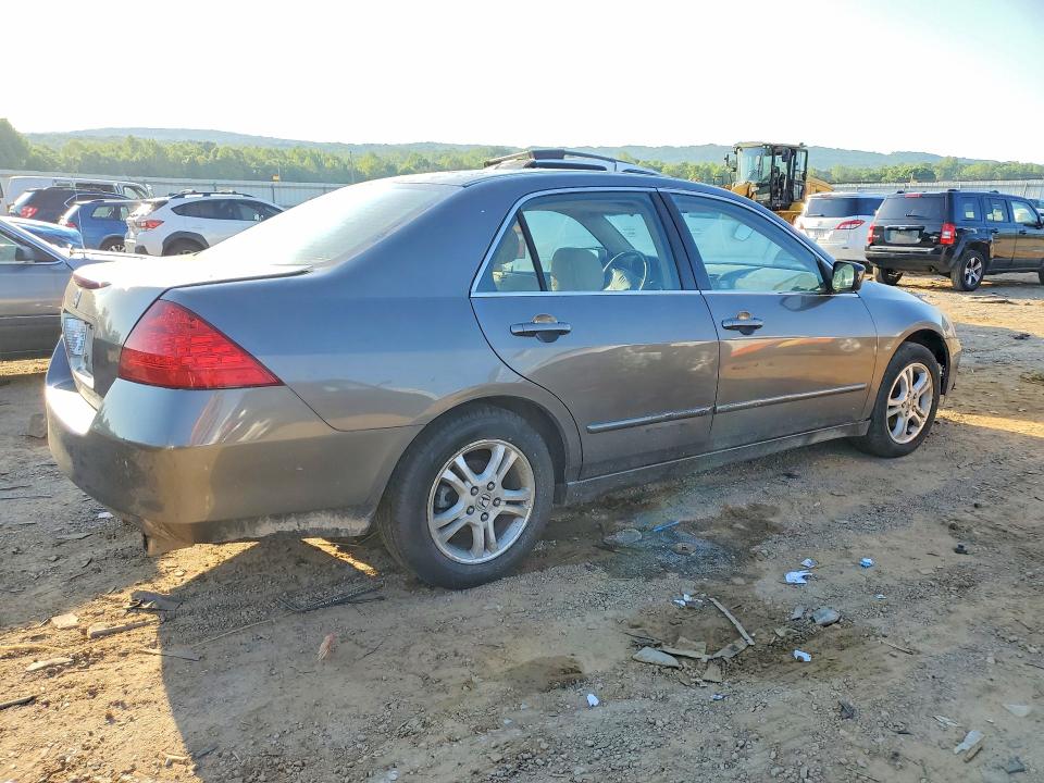 52726646 :رقم المزاد ، 1HGCM55717A018162 vin ، 2007 Honda Accord مزاد بيع