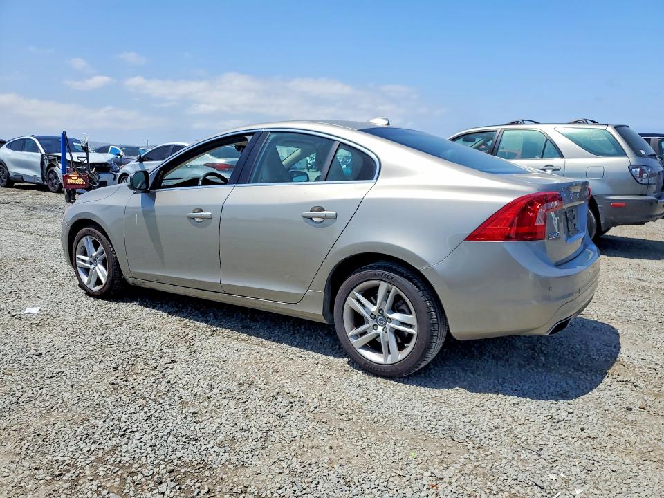 53080816 :رقم المزاد ، YV1612FS0E1292918 vin ، 2014 Volv S60 مزاد بيع