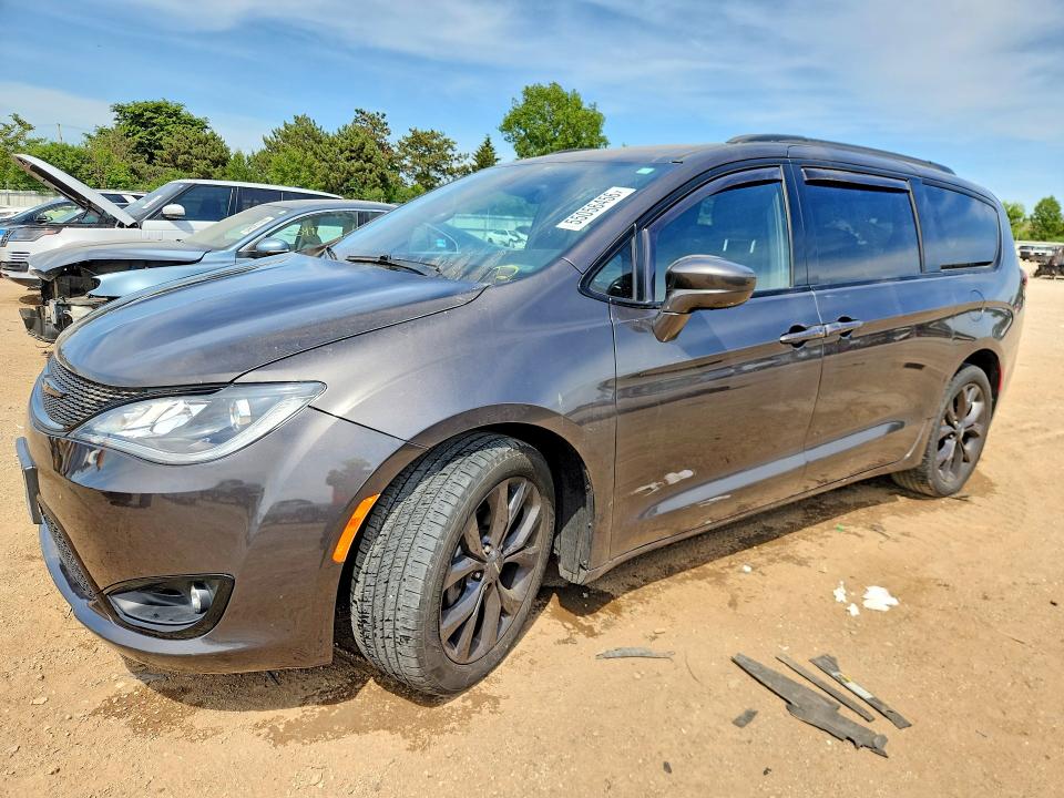 Auction sale of the 2019 Chrysler Pacifica, vin: 2C4RC1EG6KR667495, lot number: 55056456
