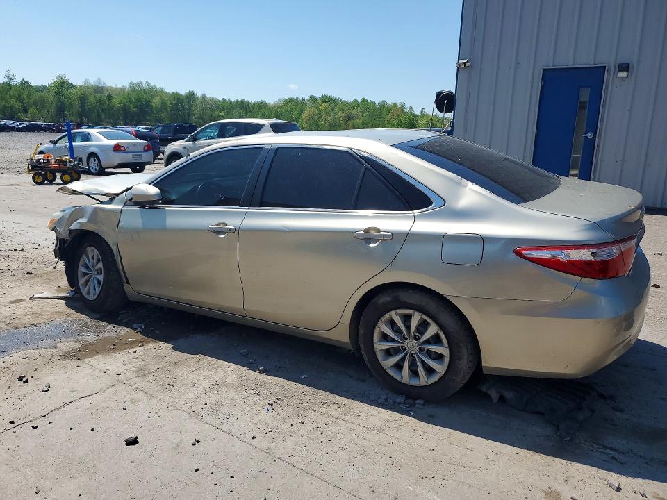 54052676 :رقم المزاد ، 4T1BF1FKXFU110573 vin ، 2015 Toyota Camry مزاد بيع