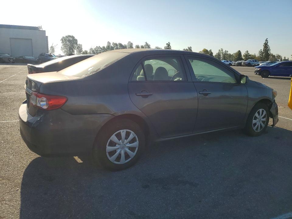 51648886 :رقم المزاد ، 5YFBU4EE7DP136565 vin ، 2013 Toyota Corolla مزاد بيع