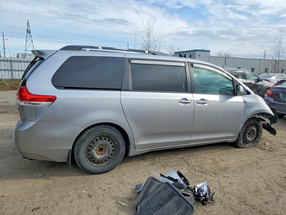 Продажа на аукционе авто 2011 Toyota Sienna, vin: 5TDKK3DC2BS030528, номер лота: 51824956