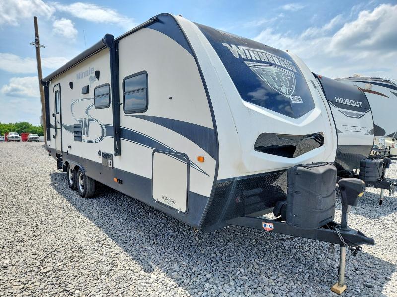 53371456 :رقم المزاد ، 54CTM3T23J4022049 vin ، 2018 Winnebago Minnieplus مزاد بيع