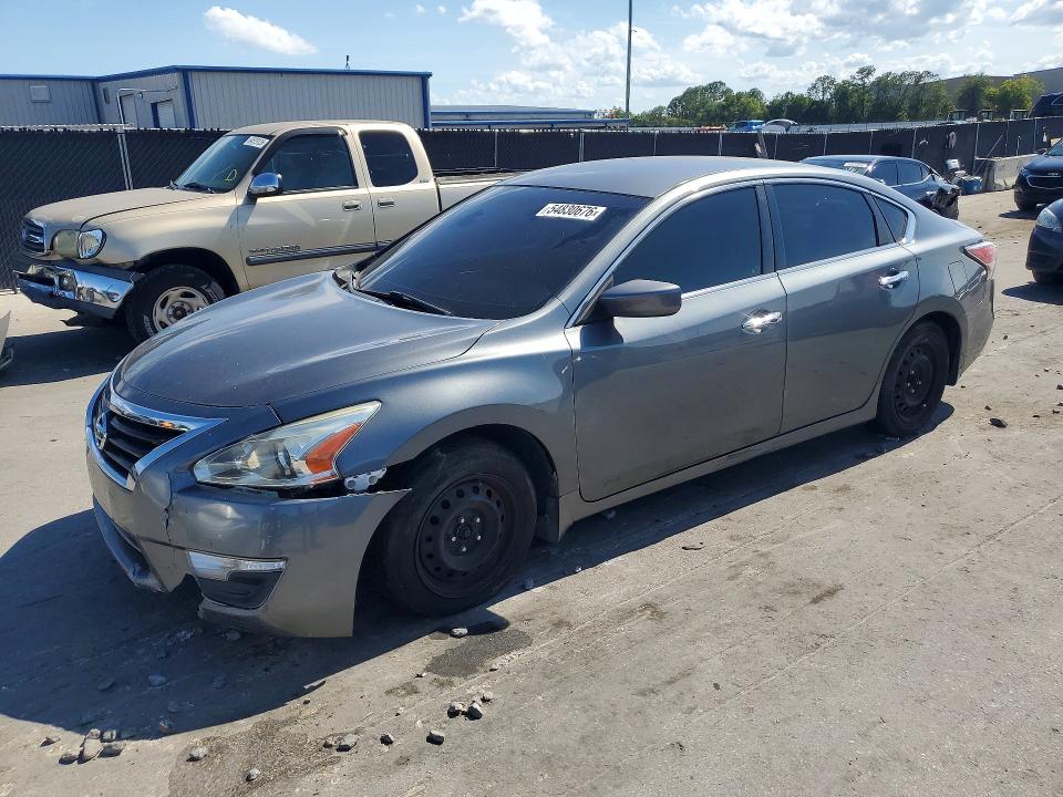 2015 Nissan Altima მანქანა იყიდება აუქციონზე, vin: 1N4AL3AP4FN327270, აუქციონის ნომერი: 54830676
