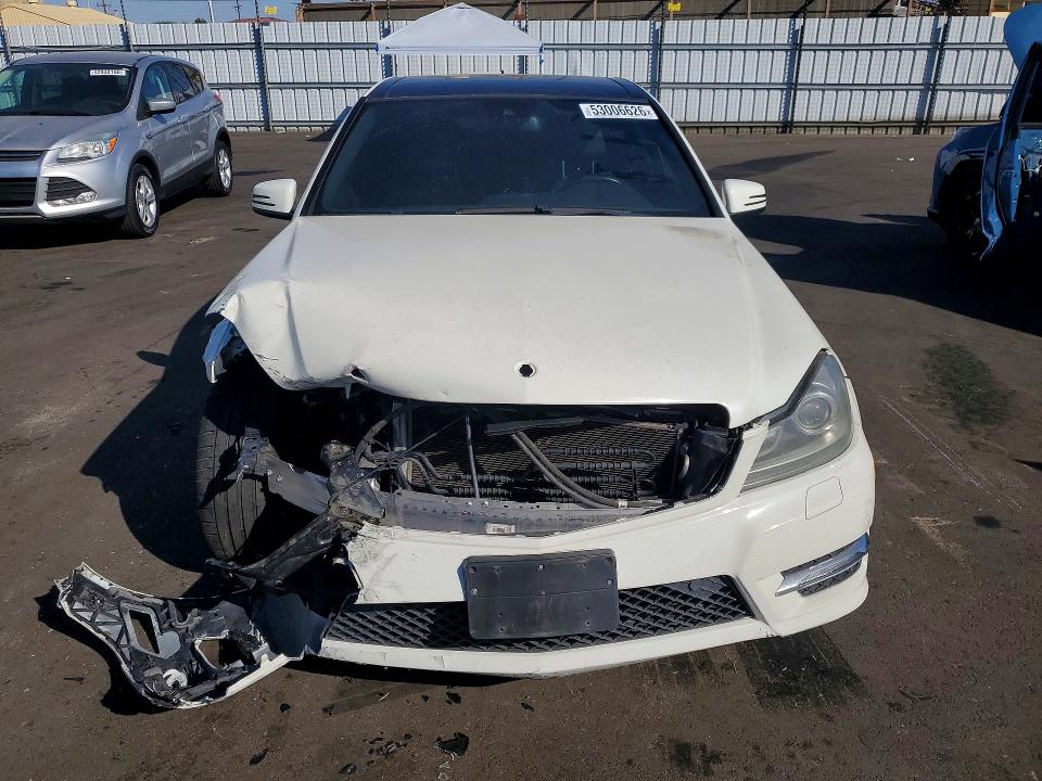 53006626 :رقم المزاد ، WDDGF4HB0CA686071 vin ، 2012 Mercedes-benz C مزاد بيع