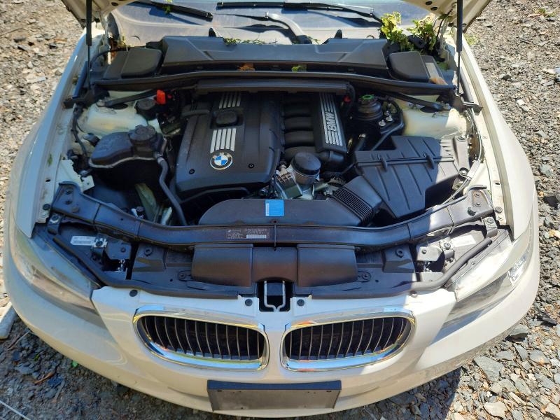 41628936 :رقم المزاد ، WBAPH7G57BNL85979 vin ، 2011 Bmw 328 مزاد بيع