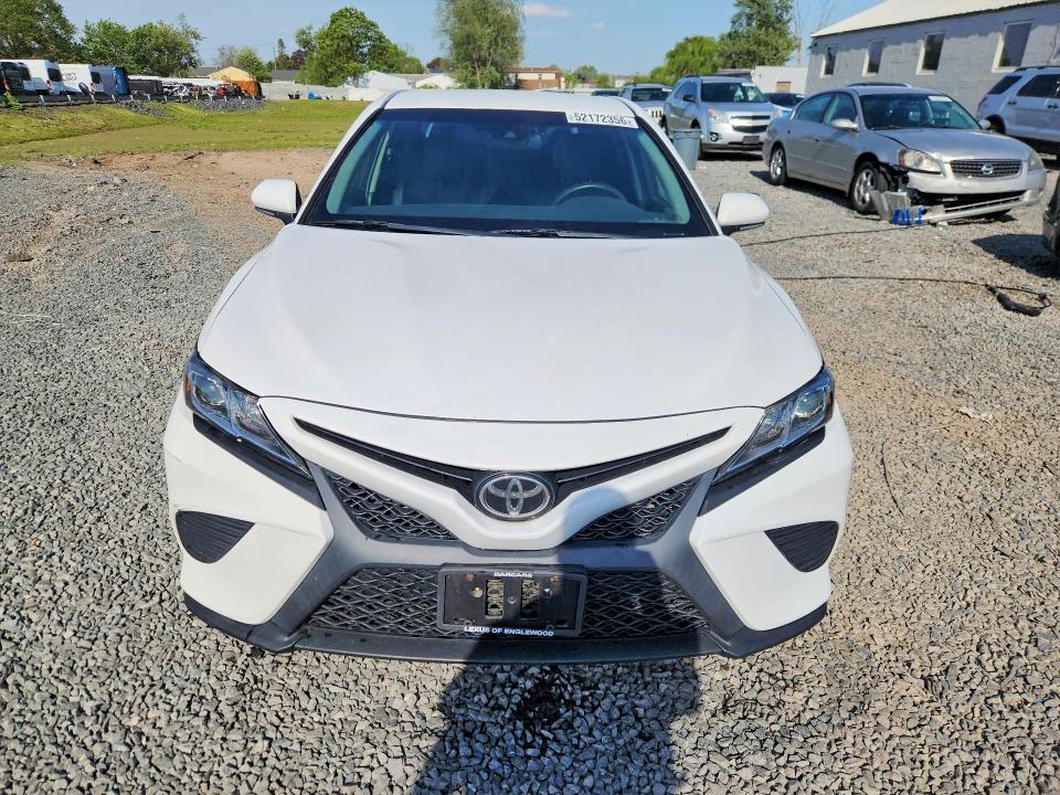 Продажа на аукционе авто 2018 Toyota Camry, vin: 4T1B11HK6JU510800, номер лота: 52172356