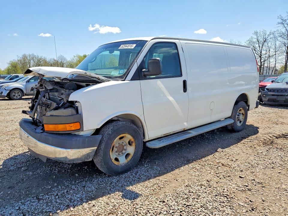 52564916 :رقم المزاد ، 1GTW7FCFXF1902571 vin ، 2015 Gmc Savana مزاد بيع