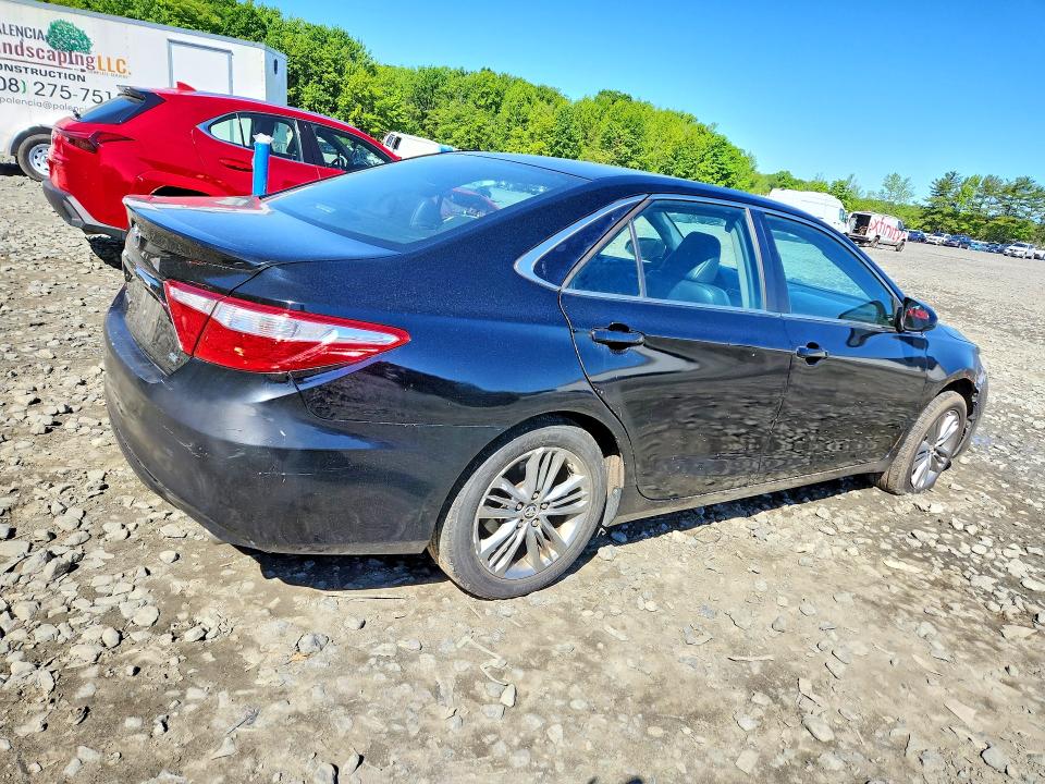 52699406 :رقم المزاد ، 4T1BF1FK3FU067680 vin ، 2015 Toyt Camry مزاد بيع
