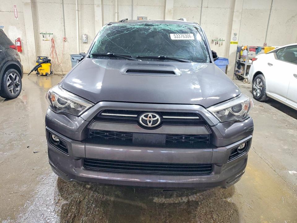 Продажа на аукционе авто 2022 Toyota 4runner, vin: JTESU5JR2N6079825, номер лота: 53376306