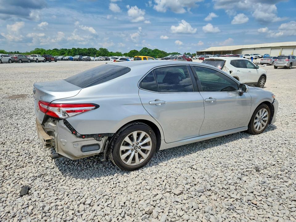 Продаж на аукціоні авто 2018 Toyota Camry, vin: 4T1B11HK0JU535997, номер лоту: 54161096