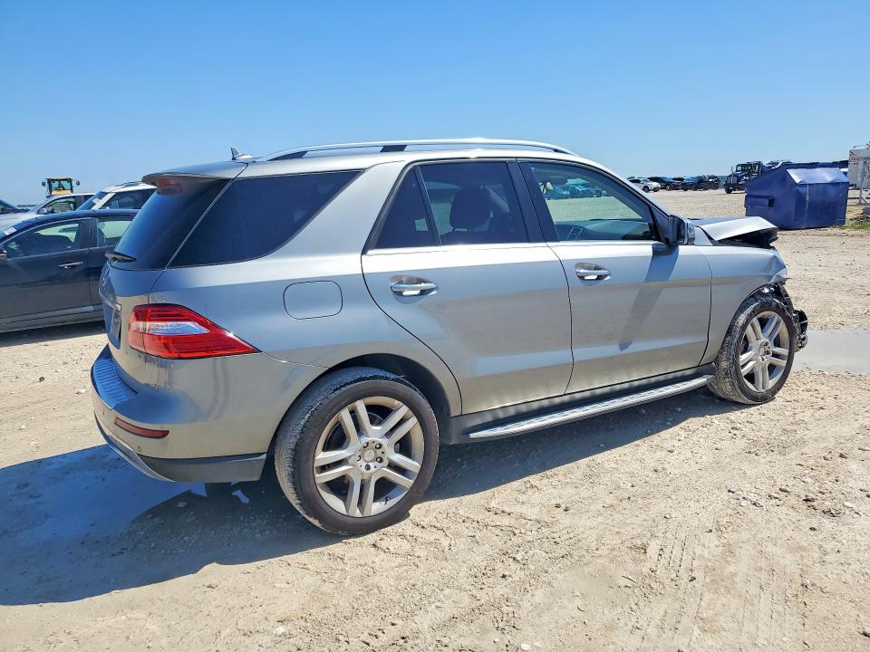 2015 Mercedes-benz Ml მანქანა იყიდება აუქციონზე, vin: 4JGDA5JB6FA485996, აუქციონის ნომერი: 55110646
