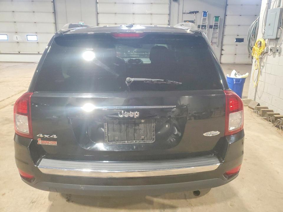 52703886 :رقم المزاد ، 1C4NJDAB3FD365025 vin ، 2015 Jeep Compass مزاد بيع
