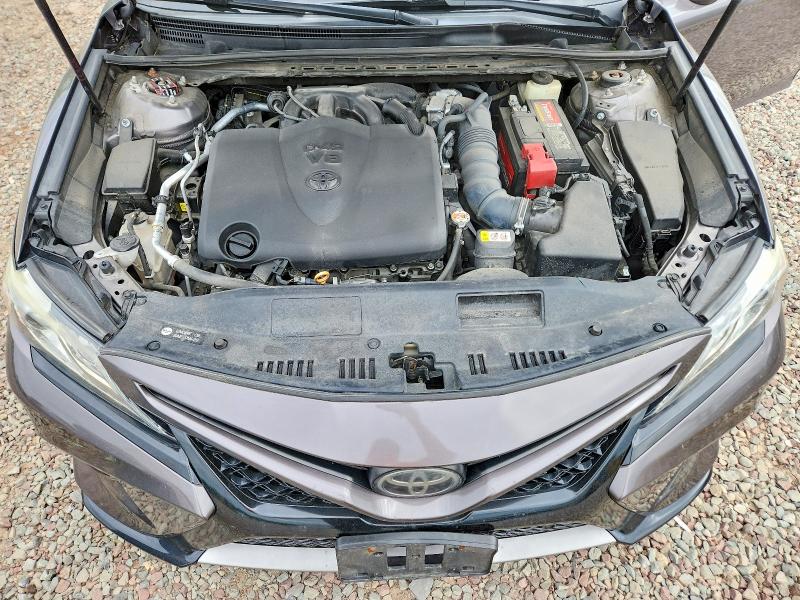 55244066 :رقم المزاد ، 4T1BZ1HK0JU018918 vin ، 2018 Toyota Camry مزاد بيع