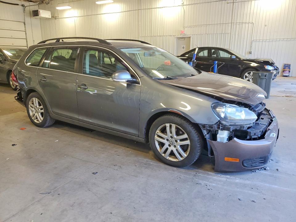 53700666 :رقم المزاد ، 3VWPL7AJ6BM690033 vin ، 2011 Volkswagen Jetta مزاد بيع