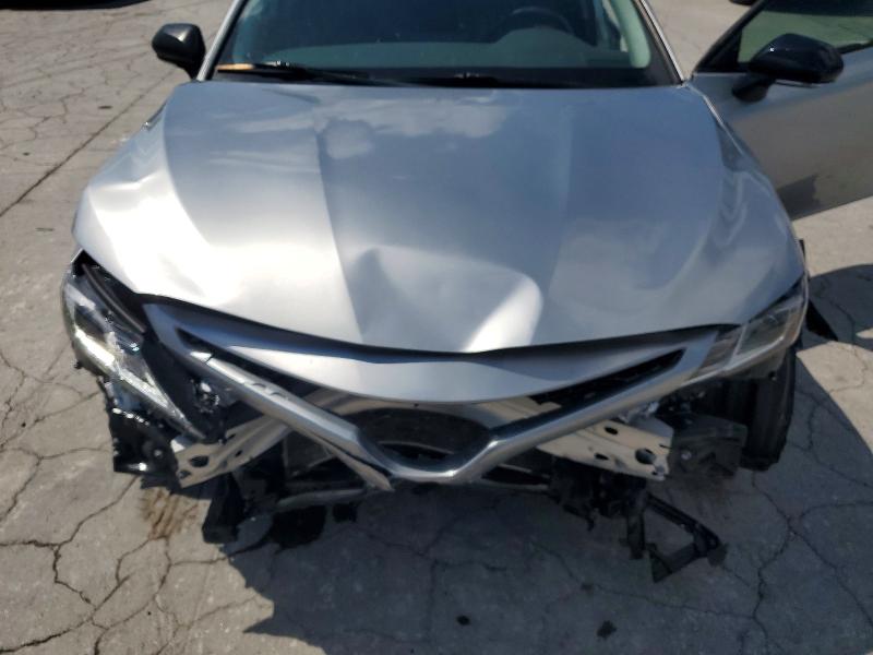 52369176 :رقم المزاد ، 4T1G11AK9NU024665 vin ، 2022 Toyota Camry مزاد بيع