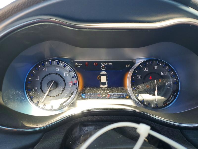 2015 Chrysler 200 მანქანა იყიდება აუქციონზე, vin: 1C3CCCBG9FN674289, აუქციონის ნომერი: 53643886