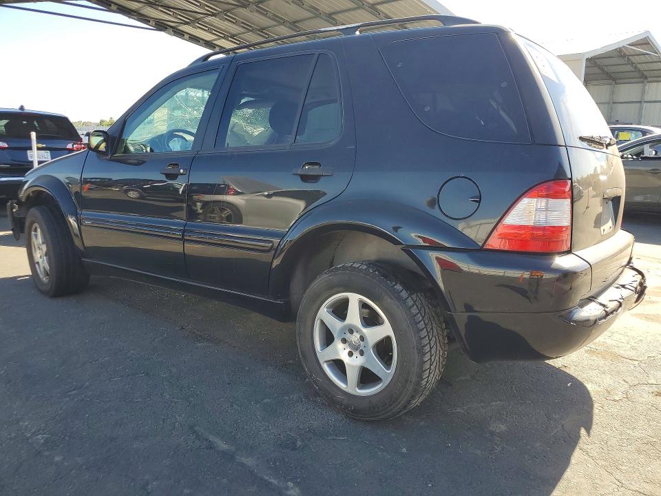 53974986 :رقم المزاد ، 4JGAB54E52A295736 vin ، 2002 Mercedes-benz Ml مزاد بيع