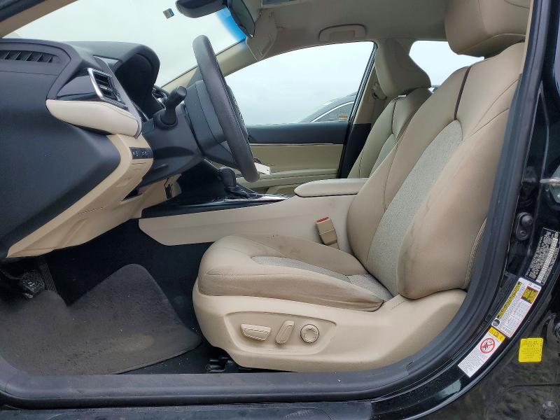54037336 :رقم المزاد ، 4T1B11HK4JU007010 vin ، 2018 Toyota Camry مزاد بيع