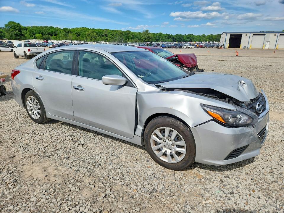 2017 Nissan Altima მანქანა იყიდება აუქციონზე, vin: 1N4AL3AP2HC191879, აუქციონის ნომერი: 52213536