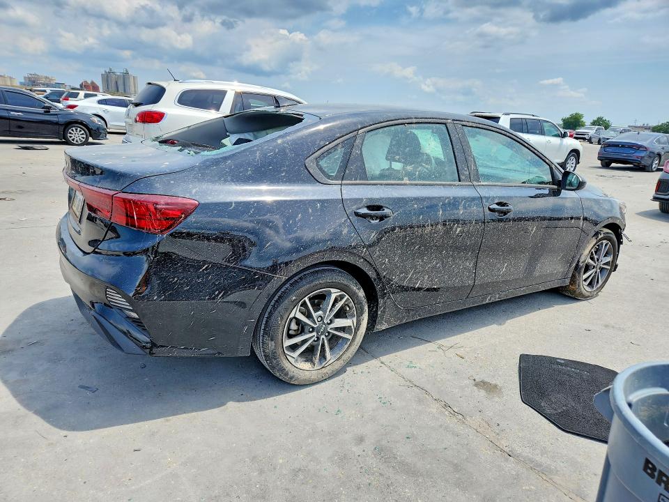 52961536 :رقم المزاد ، 3KPF24AD6RE749158 vin ، 2024 Kia Forte مزاد بيع