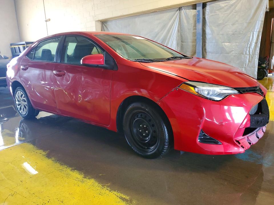 53392976 :رقم المزاد ، 5YFBURHE2HP643615 vin ، 2017 Toyota Corolla مزاد بيع