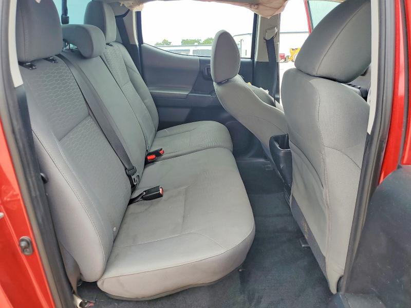 55240466 :رقم المزاد ، 5TFAX5GN5JX128094 vin ، 2018 Toyota Tacoma مزاد بيع