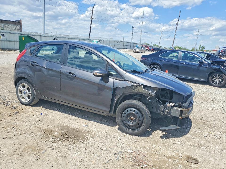 52645756 :رقم المزاد ، 3FADP4EJ4FM158150 vin ، 2015 Ford Fiesta مزاد بيع