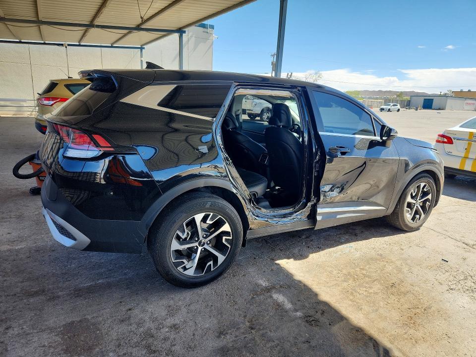 Продажа на аукционе авто 2023 Kia Sportage, vin: 5XYK33AF8PG069172, номер лота: 55396176