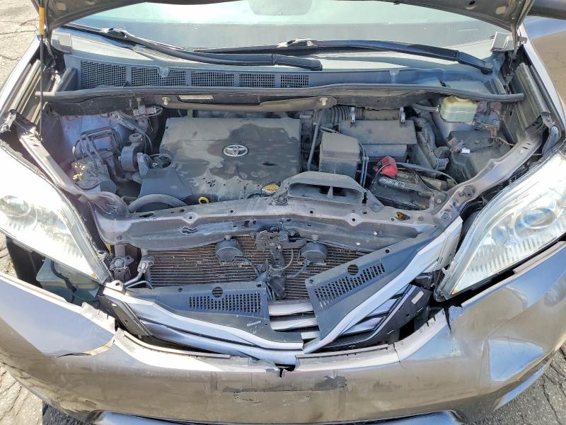 54665996 :رقم المزاد ، 5TDYK3DC5FS663220 vin ، 2015 Toyota Sienna مزاد بيع