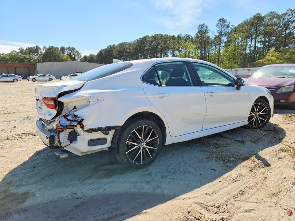 52176156 :رقم المزاد ، 4T1T11AK3MU599616 vin ، 2021 Toyota Camry مزاد بيع
