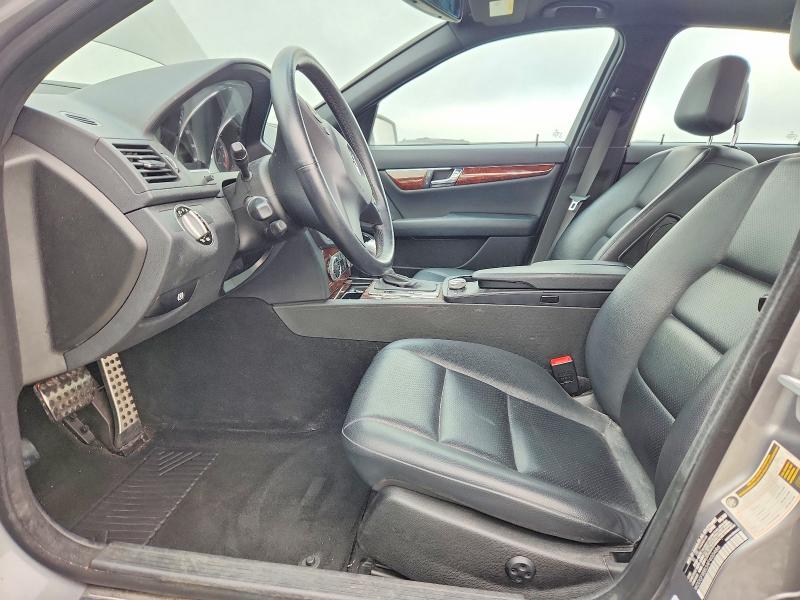 2010 Mercedes-benz C მანქანა იყიდება აუქციონზე, vin: WDDGF8BB3AF400486, აუქციონის ნომერი: 54445256