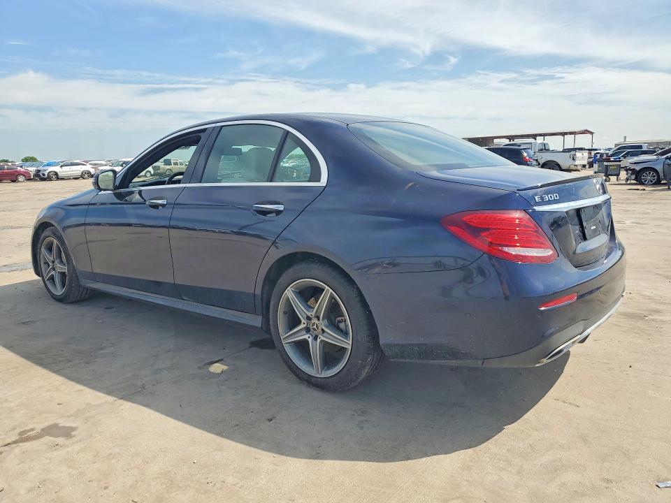 52723946 :رقم المزاد ، WDDZF4JB0JA395778 vin ، 2018 Mercedes-benz E مزاد بيع