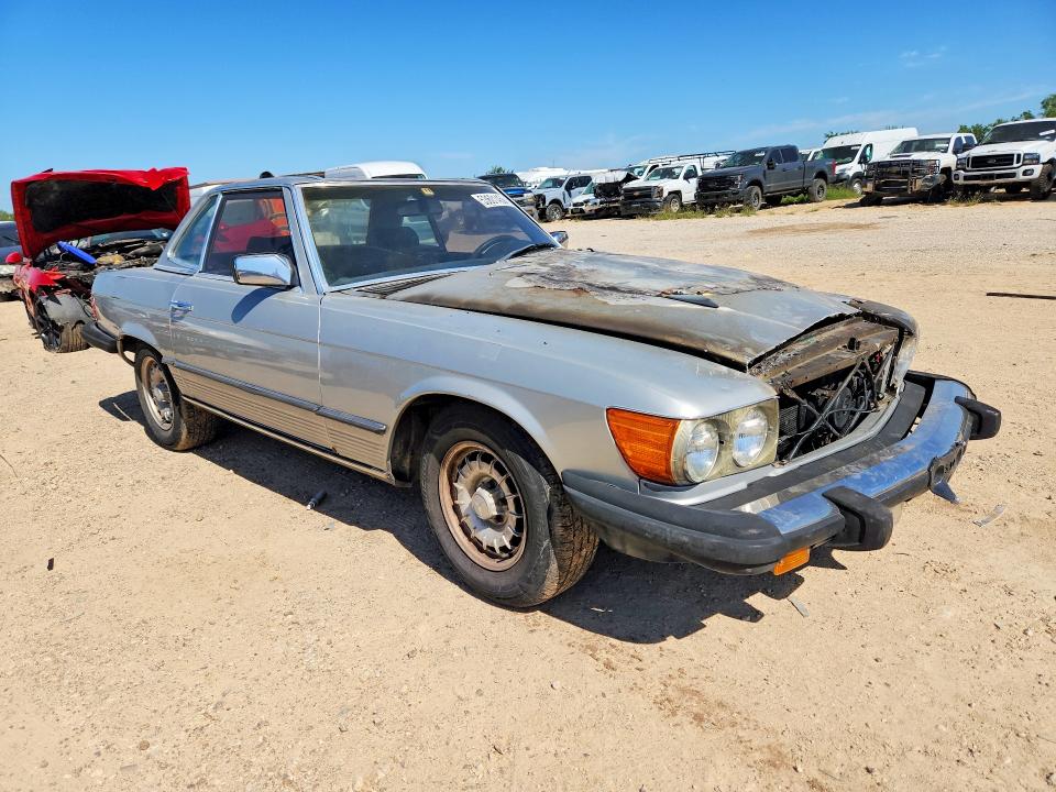 1981 Mercedes-benz 380 მანქანა იყიდება აუქციონზე, vin: WDBBA45A3BB003933, აუქციონის ნომერი: 53601456