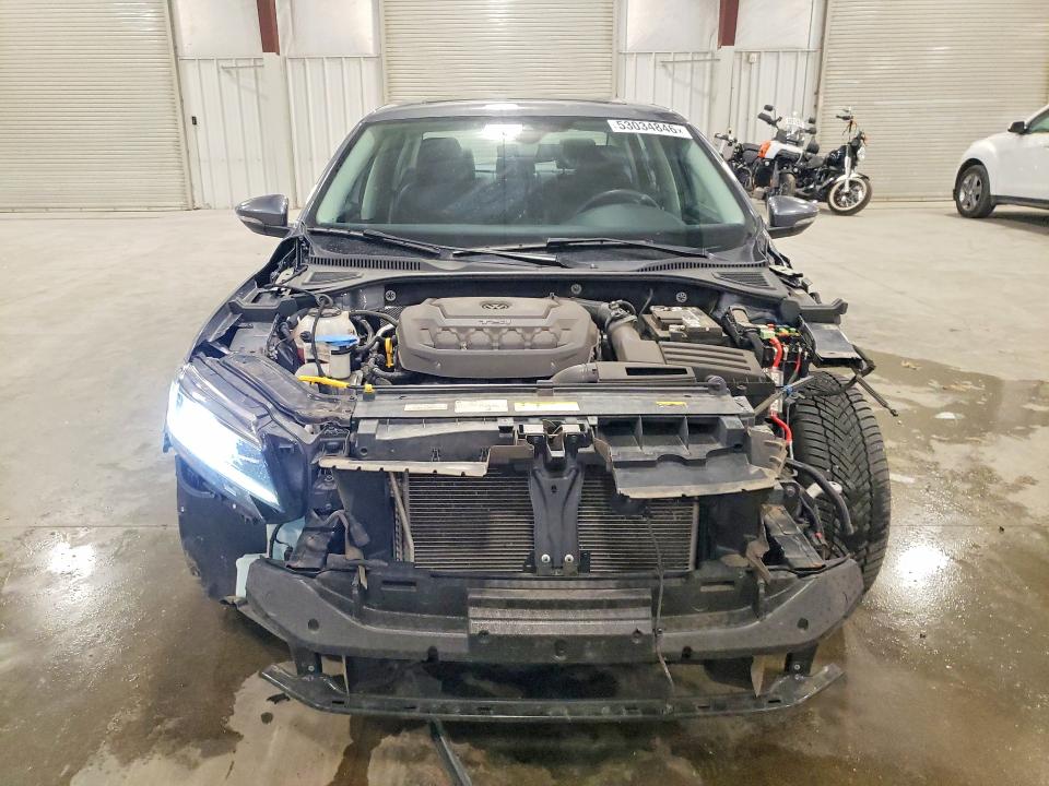 53034846 :رقم المزاد ، 1VWSA7A38NC003108 vin ، 2022 Volkswagen Passat مزاد بيع