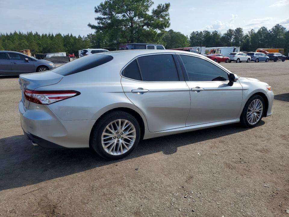 2018 Toyota Camry მანქანა იყიდება აუქციონზე, vin: 4T1B11HK2JU005322, აუქციონის ნომერი: 53047696