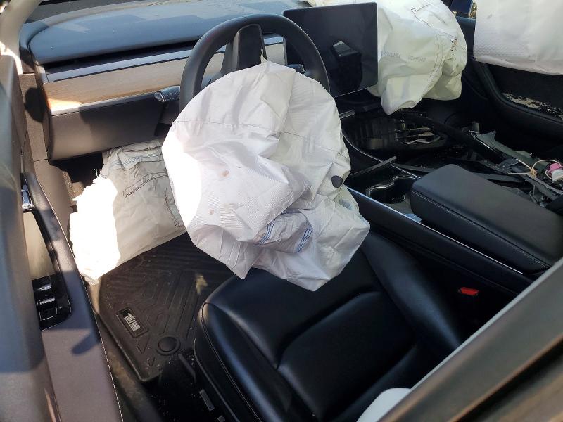 54261966 :رقم المزاد ، 5YJYGDEE2MF061593 vin ، 2021 Tesla Model Y مزاد بيع