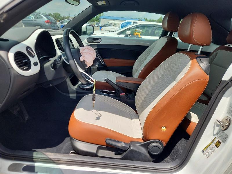 53012746 :رقم المزاد ، 3VWF17AT9FM655270 vin ، 2015 Volkswagen Beetle مزاد بيع