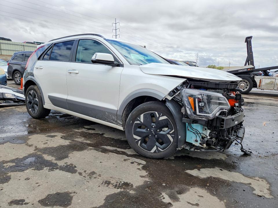 52359226 :رقم المزاد ، KNDCT3L12P5042533 vin ، 2023 Kia Niro مزاد بيع