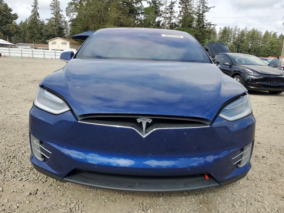 Продаж на аукціоні авто 2018 Tesla Model X, vin: 5YJXCBE23JF136198, номер лоту: 52579336