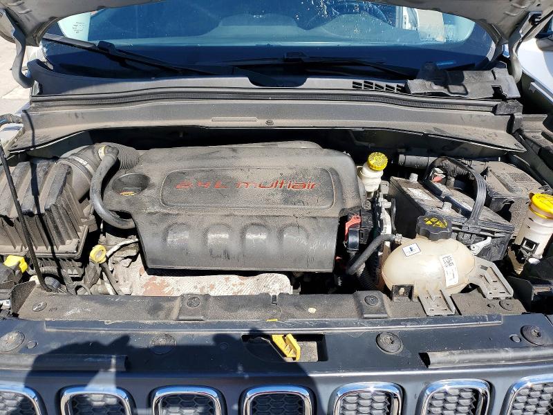 54833416 :رقم المزاد ، ZACCJBBT0FPB32451 vin ، 2015 Jeep Renegade مزاد بيع