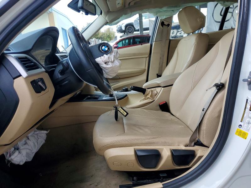 55358296 :رقم المزاد ، WBA3B1C51FK138824 vin ، 2015 Bmw 320 مزاد بيع